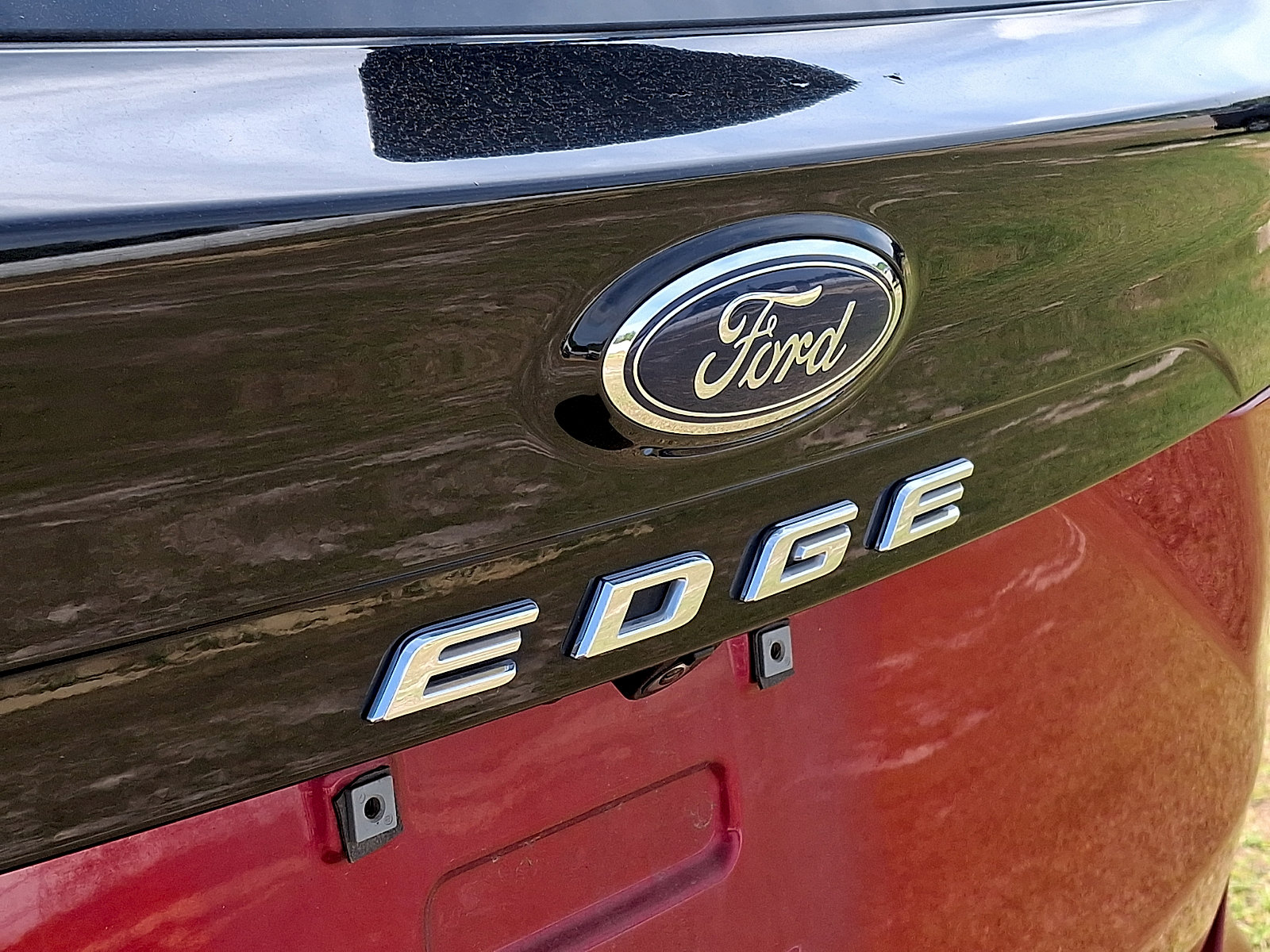Certified 2021 Ford Edge Titanium w/ Cargo Accessory Package FWD image 4