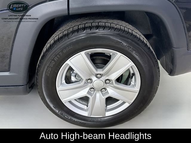 Used 2022 Jeep Compass Latitude FWD image 29