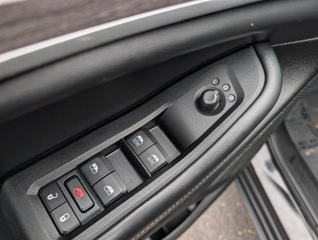 Used 2023 Jeep Grand Cherokee Limited AWD/4WD image 12