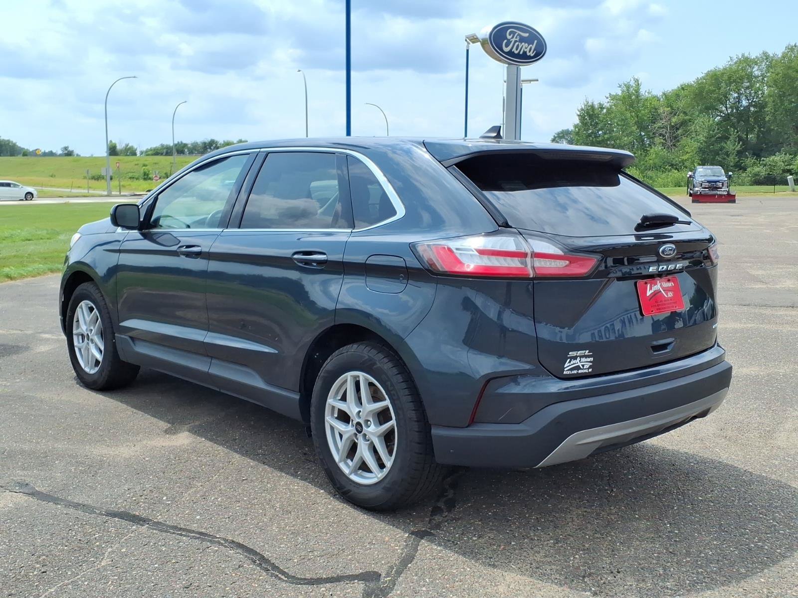 Certified 2024 Ford Edge SEL AWD/4WD image 3