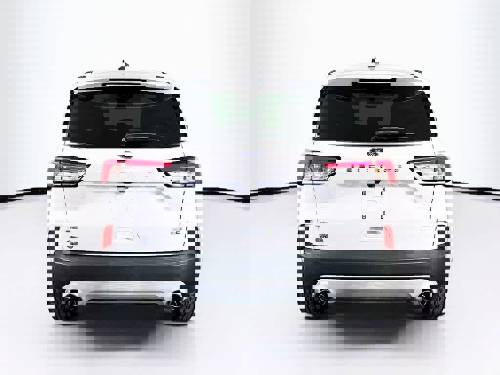 Certified 2020 Ford Escape SE image 4