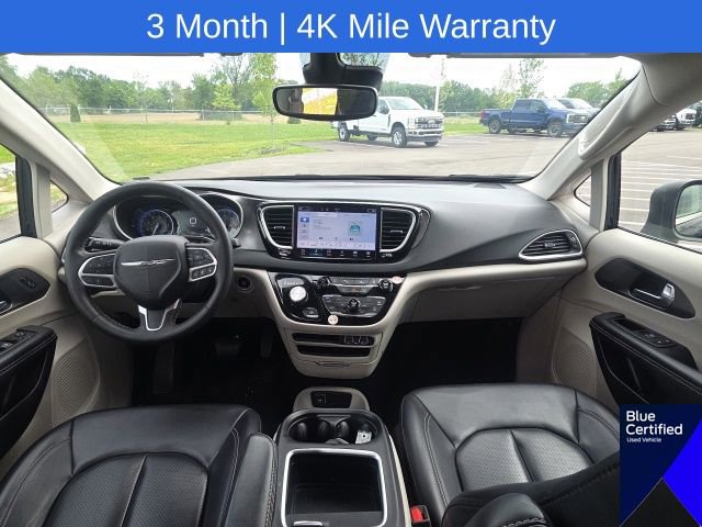 Used 2023 Chrysler Pacifica Touring-L FWD image 24