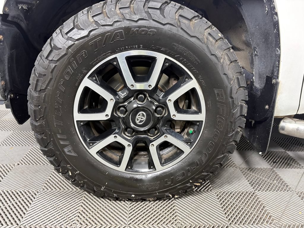 Used 2017 Toyota Tundra SR5 AWD/4WD image 10
