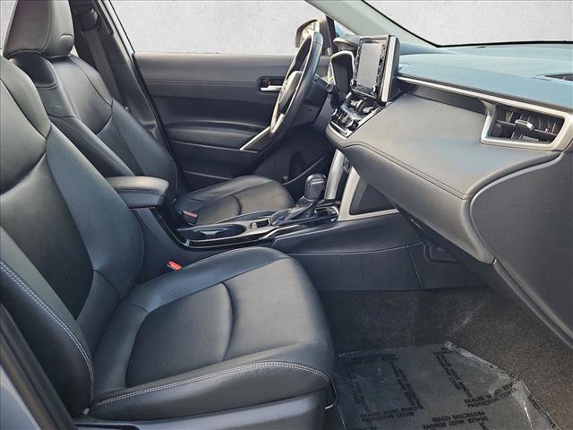 Used 2022 Toyota Corolla Cross XLE w/ Convenience Package FWD image 21