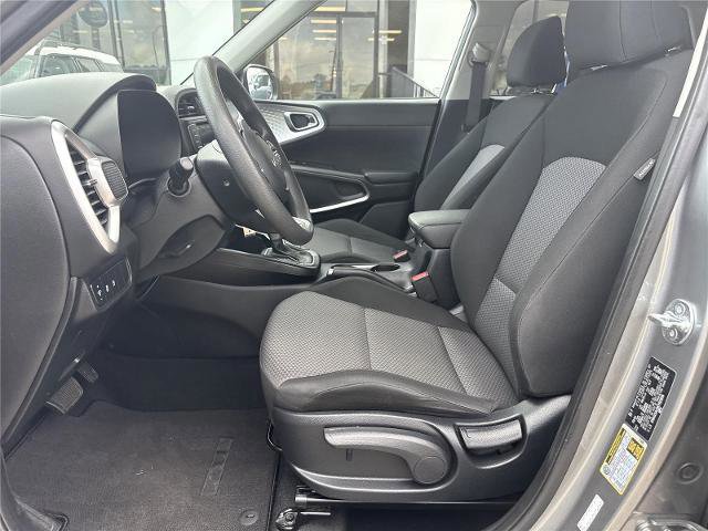 Used 2024 Kia Soul LX w/ Option Group 015 FWD image 9