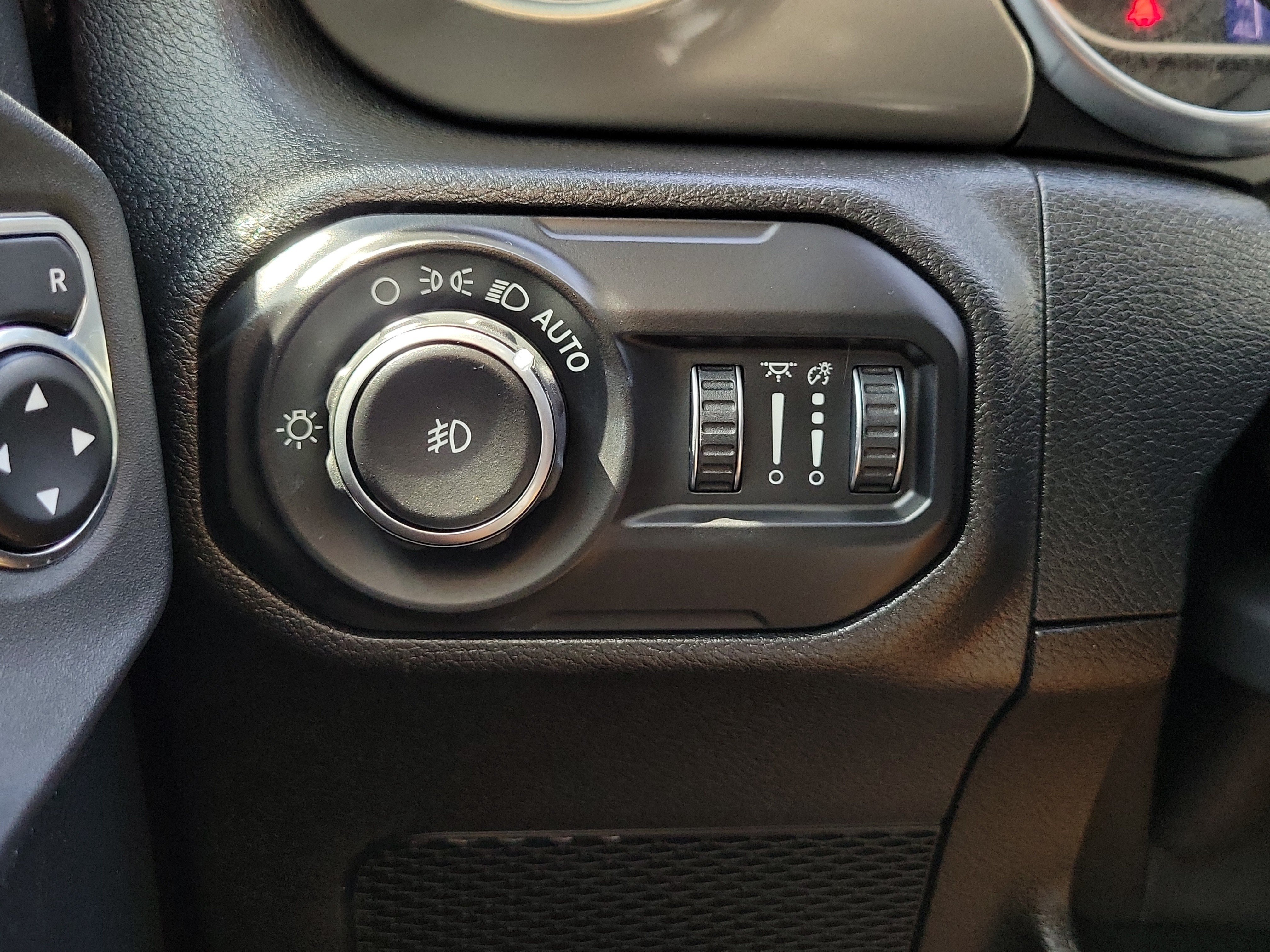 Used 2021 Jeep Wrangler Unlimited Sport AWD/4WD image 28