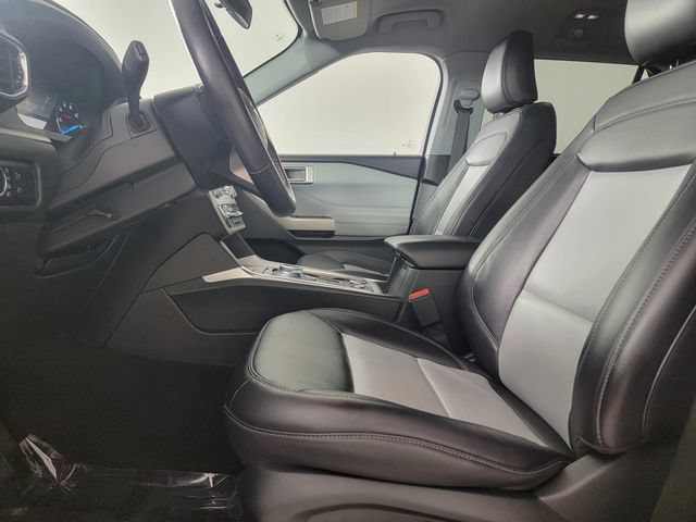 Certified 2023 Ford Explorer XLT w/ Equipment Group 202A AWD/4WD image 13