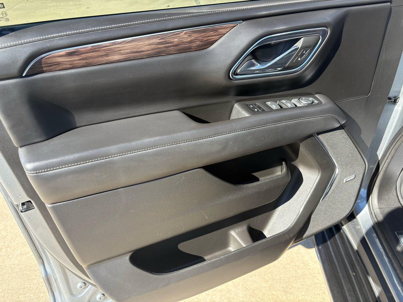 Used 2023 Chevrolet Tahoe LT w/ Luxury Package image 13