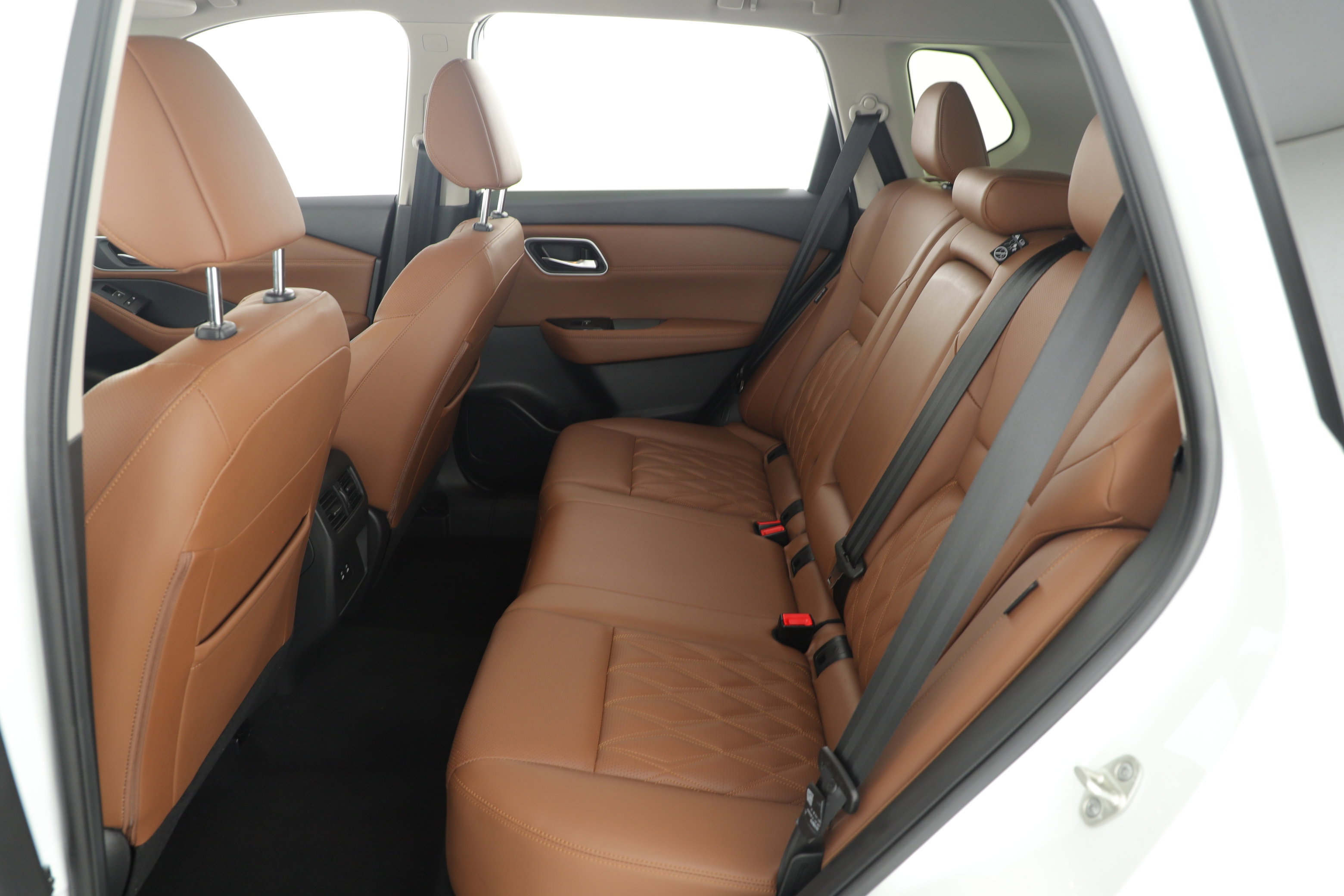 Used 2024 Nissan Rogue Platinum image 24