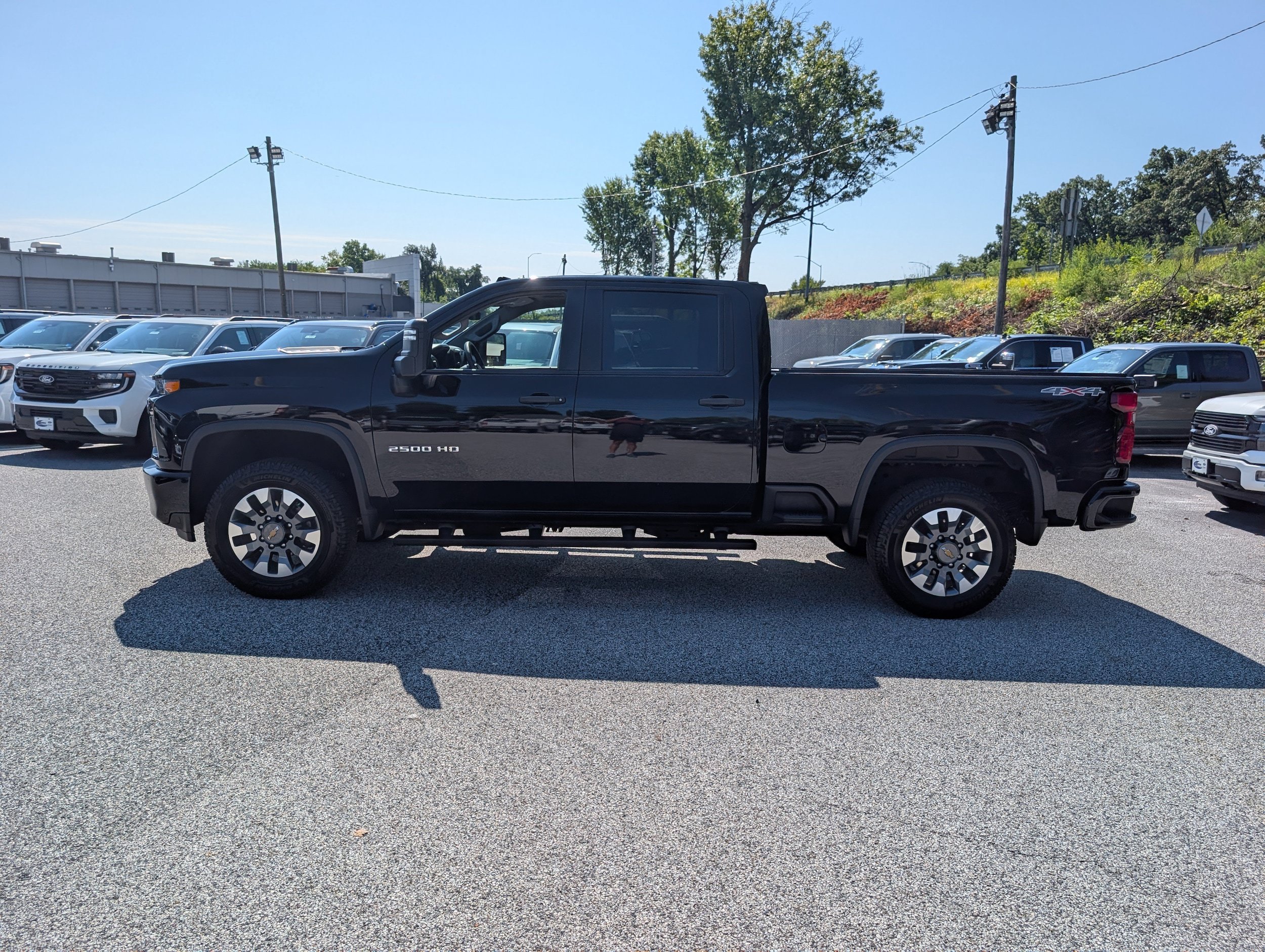 Used 2022 Chevrolet Silverado 2500 Custom w/ Gooseneck/5TH Wheel Package AWD/4WD image 3
