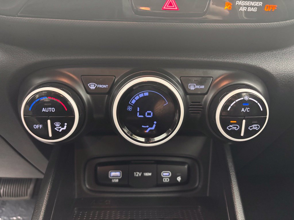 Used 2024 Hyundai Venue Limited FWD image 6
