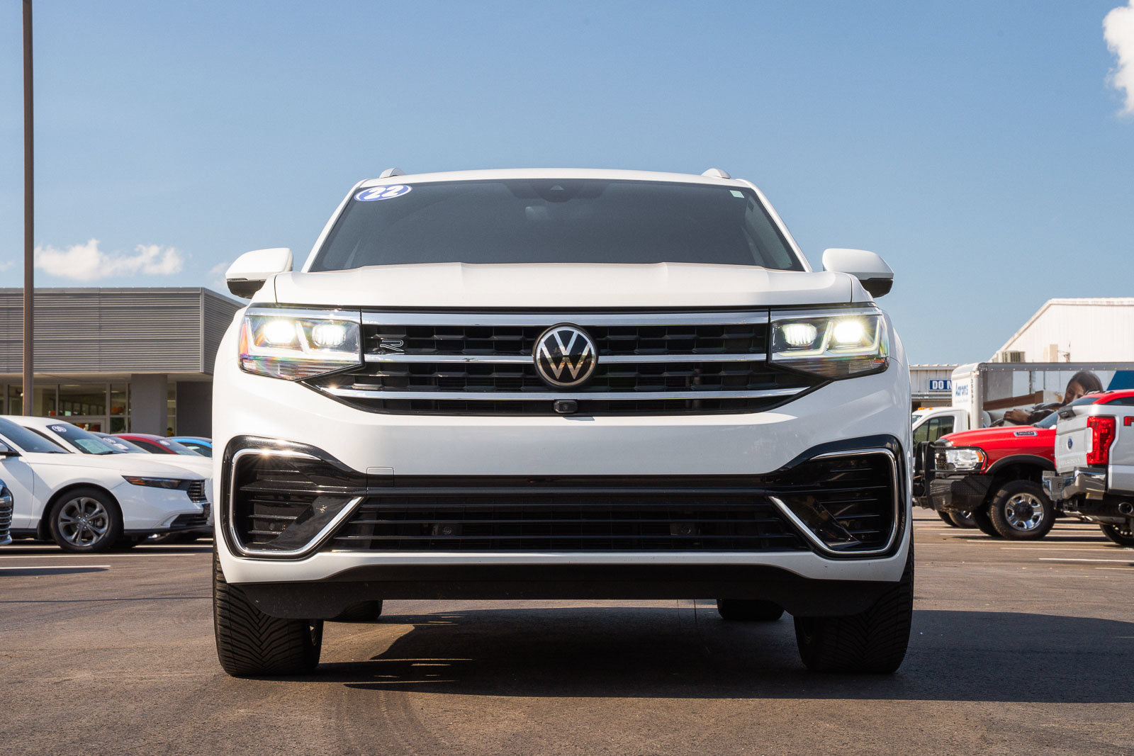 Used 2022 Volkswagen Atlas Cross Sport SEL Premium R-Line AWD/4WD image 2