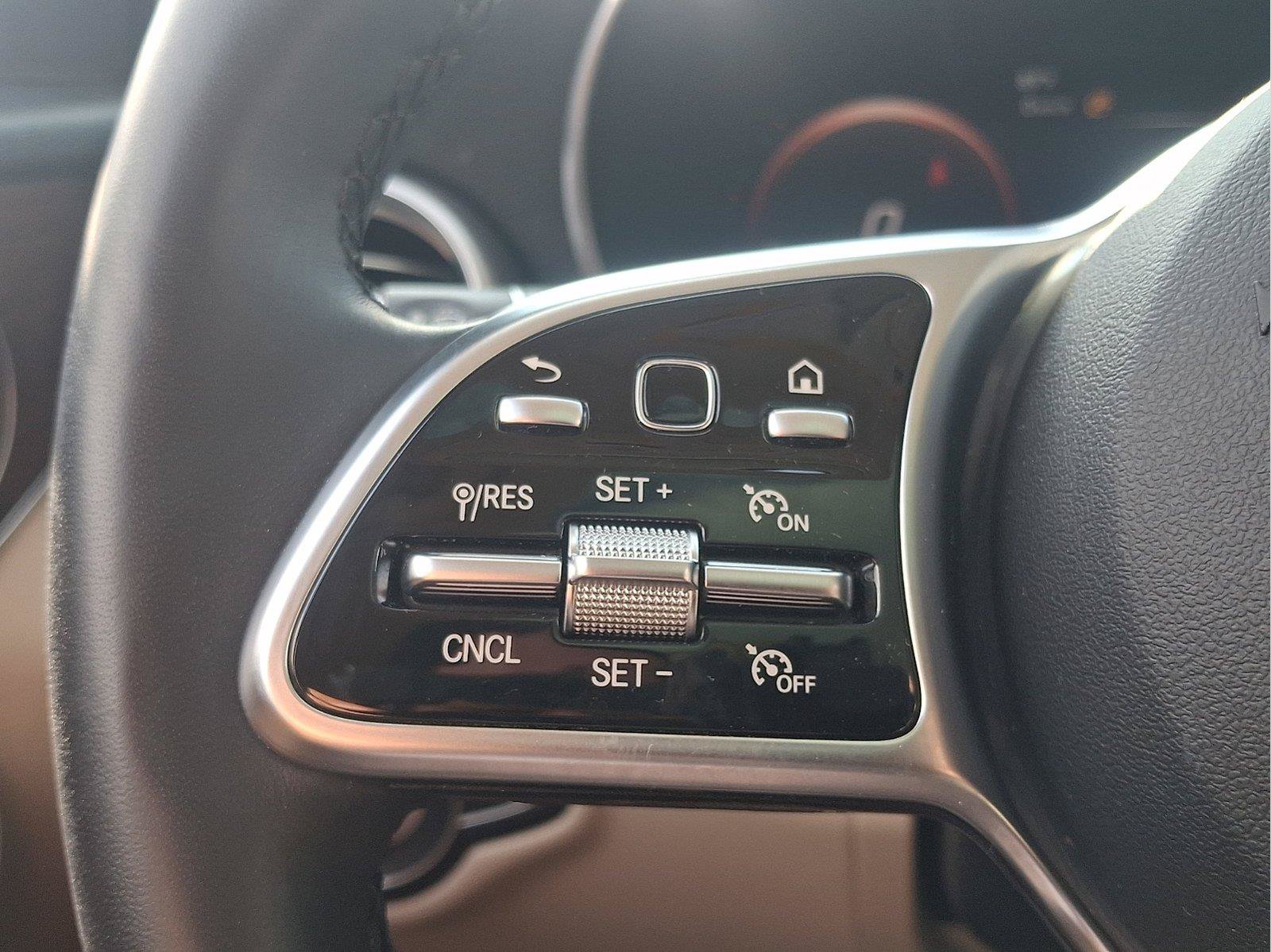 Used 2021 Mercedes-Benz GLC 300 4MATIC image 19