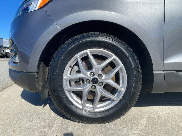 Certified 2023 Ford Edge SEL w/ Convenience Package AWD/4WD image 9