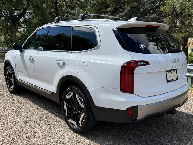 Used 2024 Kia Telluride S FWD image 8