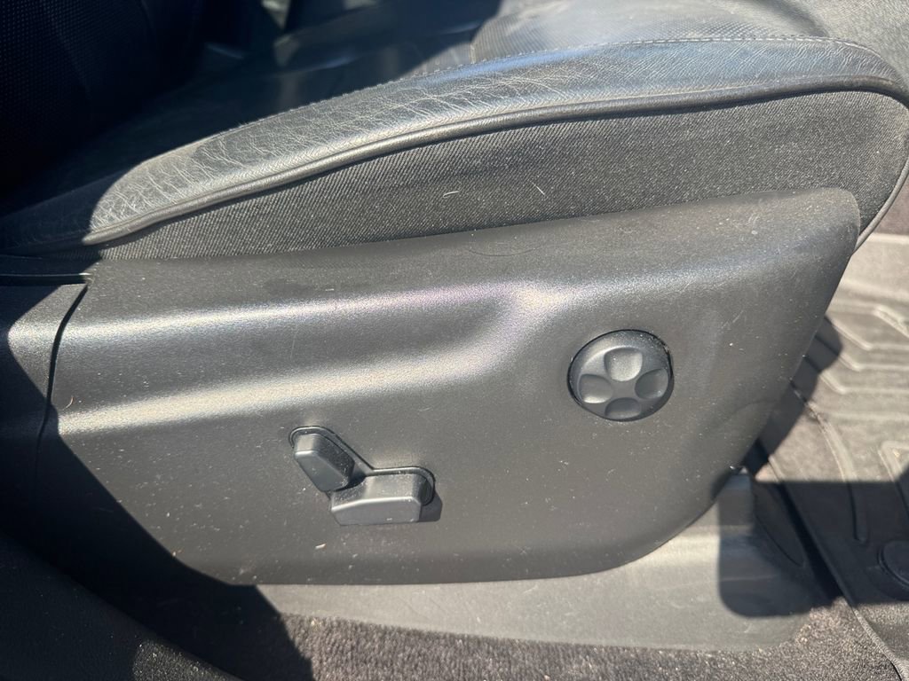 Used 2018 Jeep Grand Cherokee Overland image 23