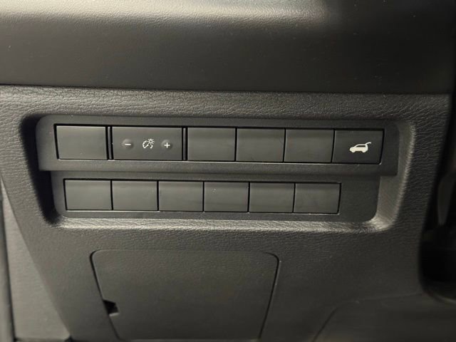 Used 2023 Mitsubishi Outlander SE Black Edition image 13