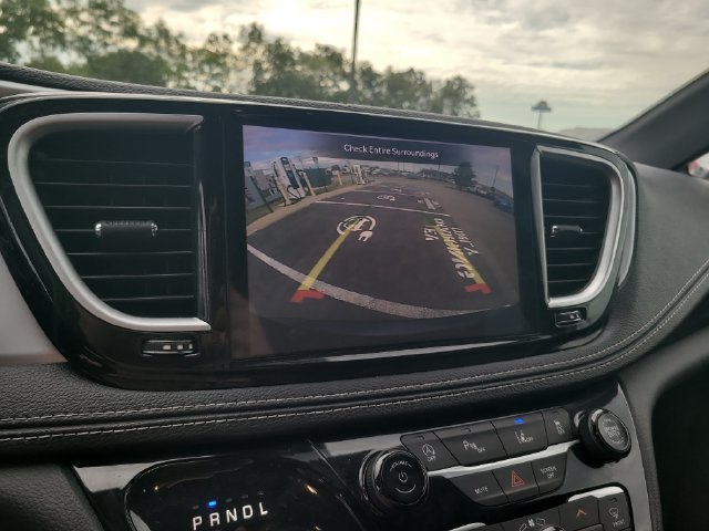 Used 2025 Chrysler Pacifica Limited FWD image 21