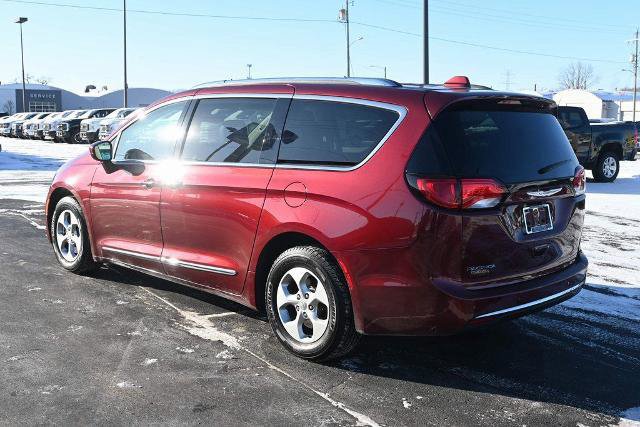 Used 2017 Chrysler Pacifica Touring-L Plus image 3