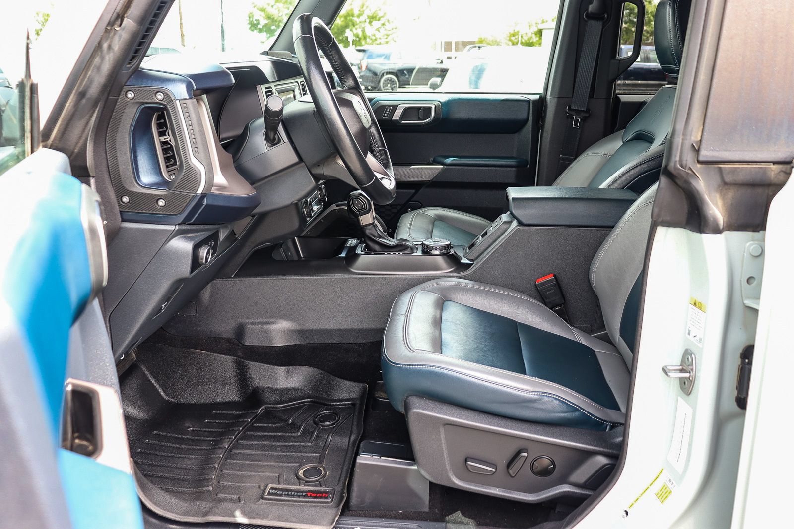 Certified 2023 Ford Bronco Outer Banks w/ Sasquatch Package AWD/4WD image 18