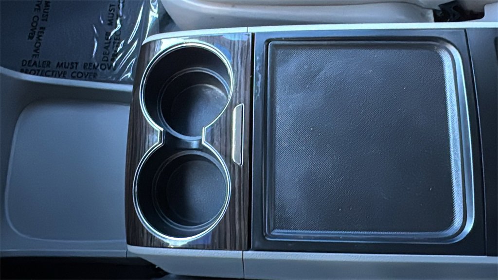 Used 2020 Toyota Sienna XLE w/ XLE Navigation Package image 15