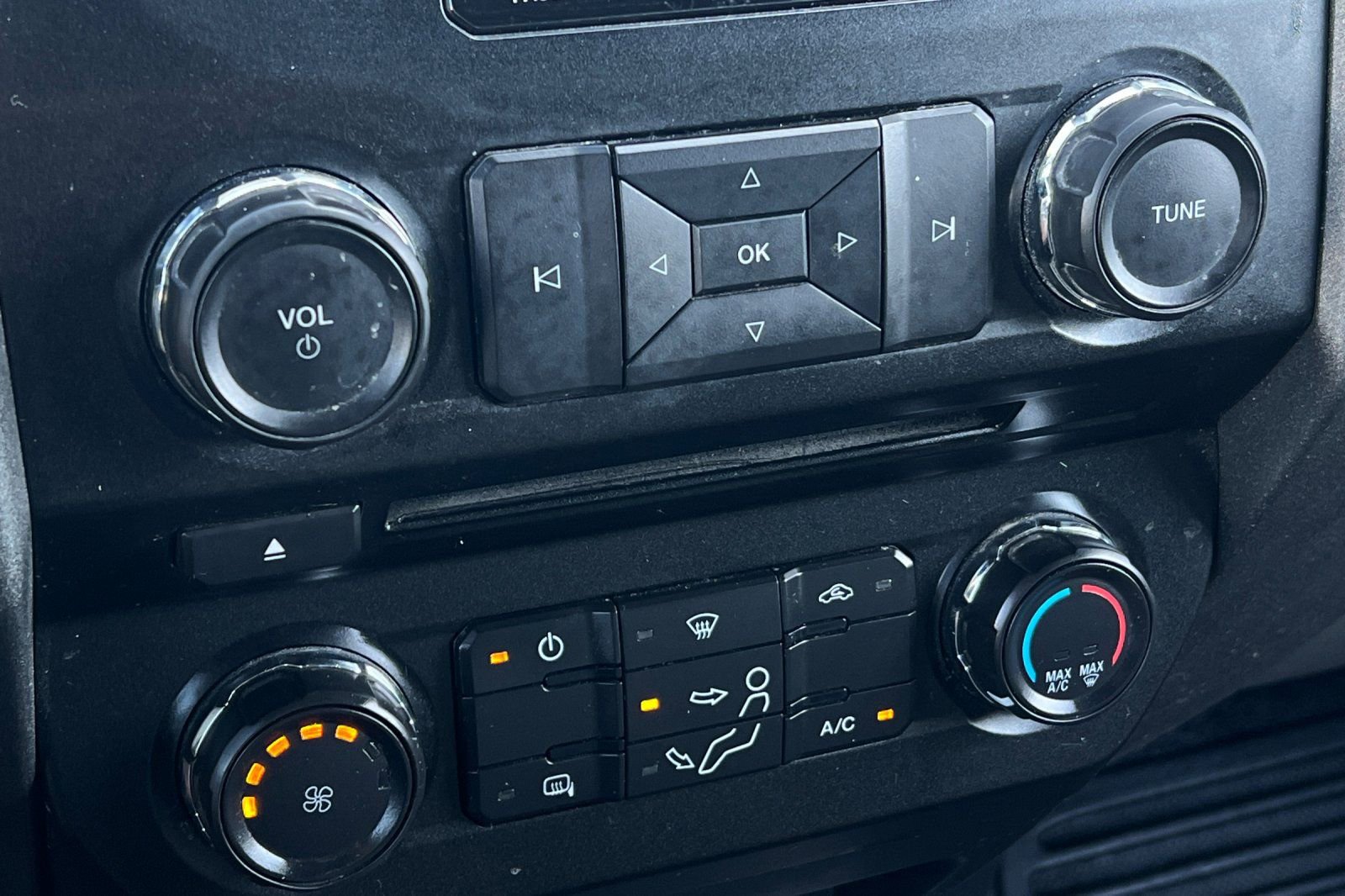 Certified 2018 Ford F250 XL w/ Power Equipment Group image 20