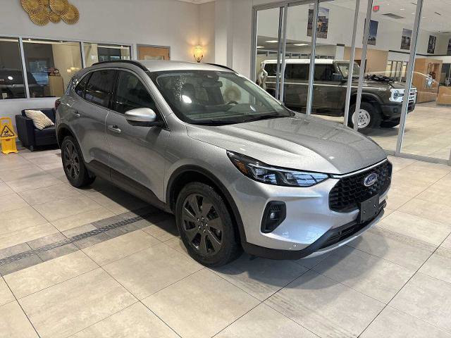 Certified 2024 Ford Escape Platinum AWD/4WD image 1