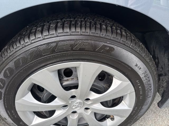 Used 2020 Toyota Corolla LE FWD image 11