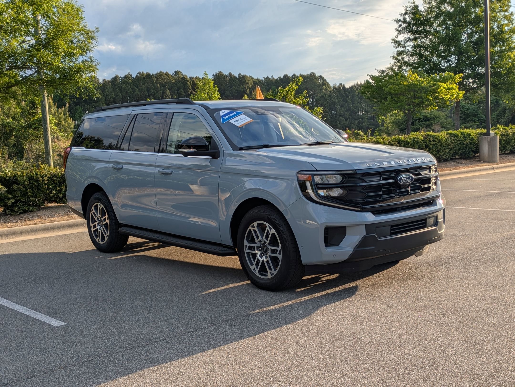 Certified 2025 Ford Expedition Max Active AWD/4WD image 1
