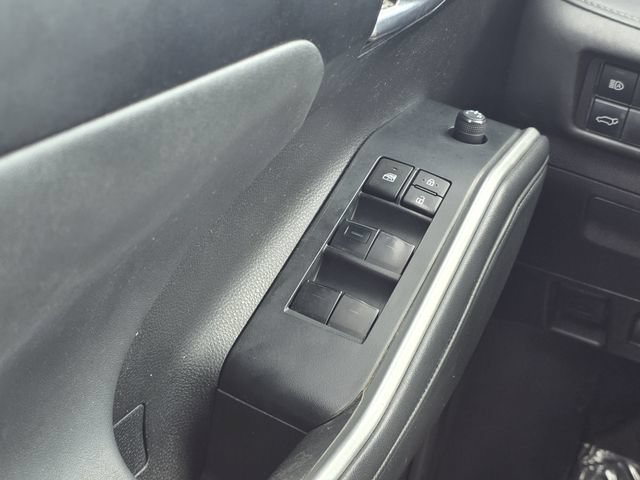 Used 2022 Toyota Highlander XLE FWD image 15