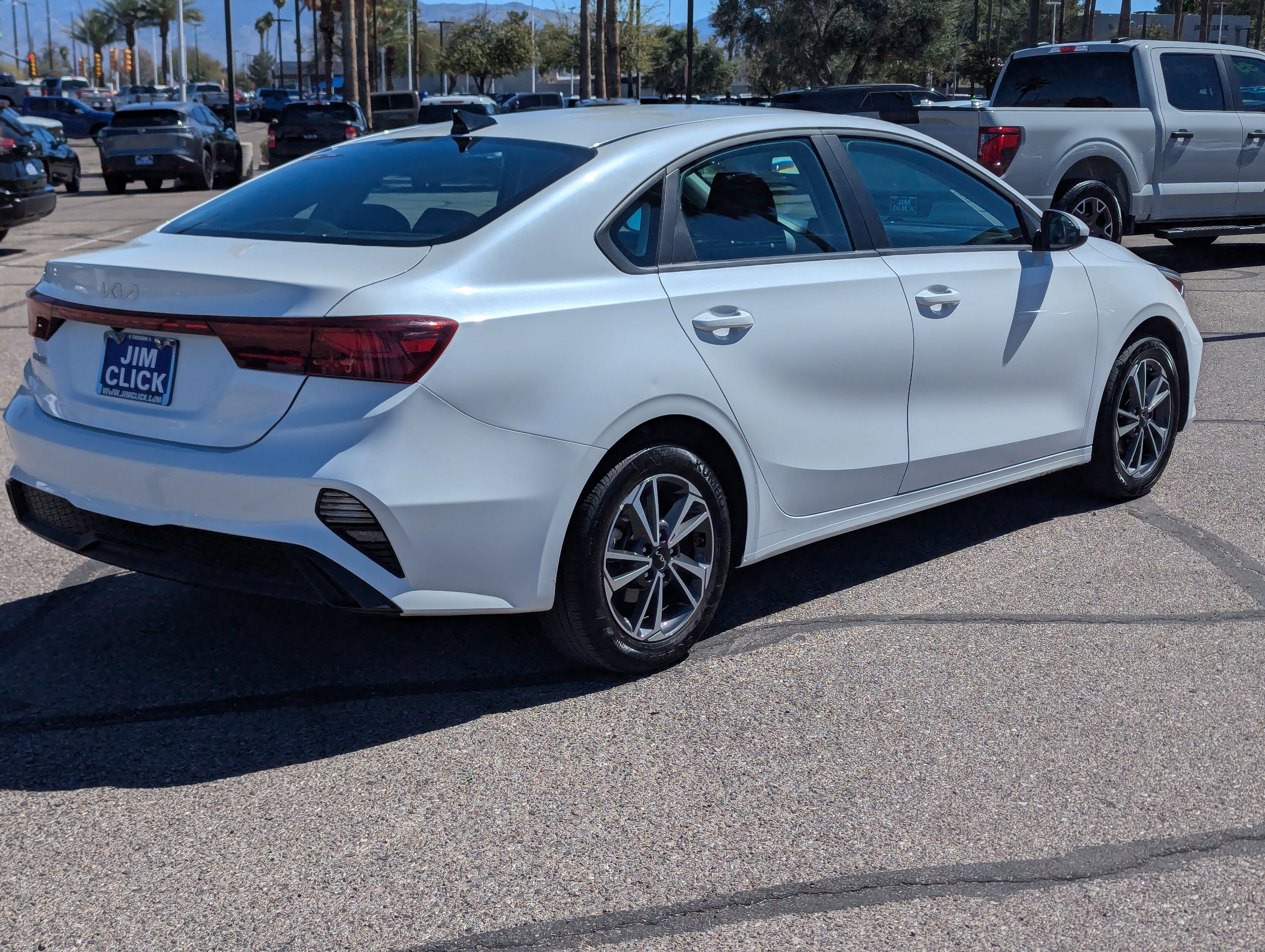 Used 2024 Kia Forte LXS image 4