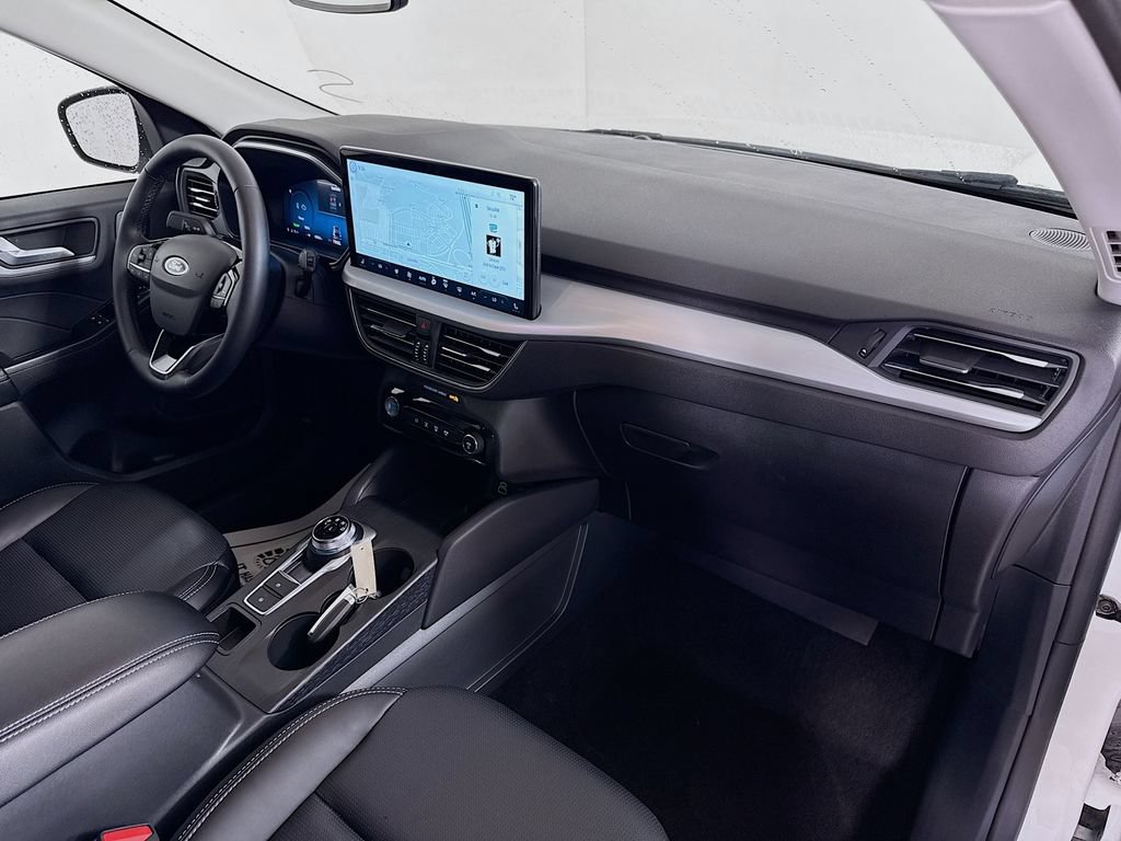 Certified 2025 Ford Escape Platinum FWD image 29