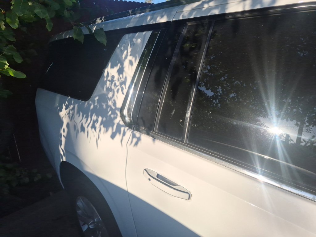 Used 2024 Chevrolet Suburban Premier RWD image 17