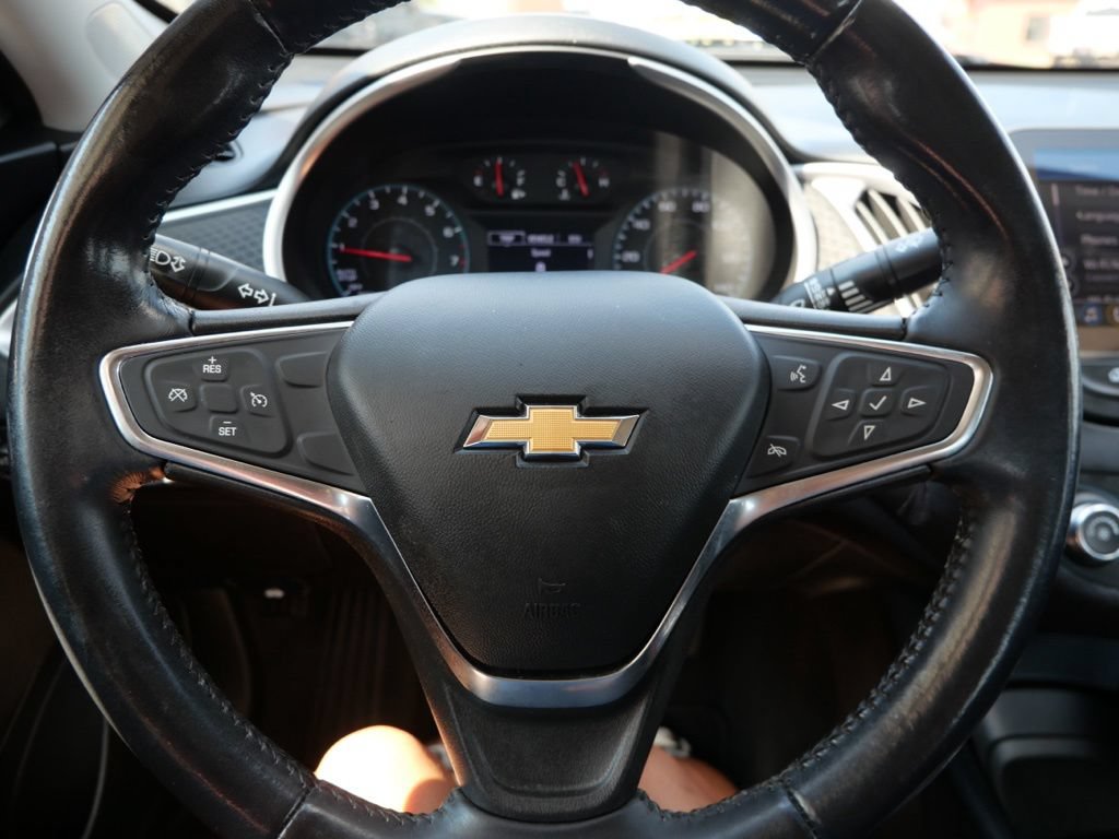 Used 2021 Chevrolet Malibu RS FWD image 24