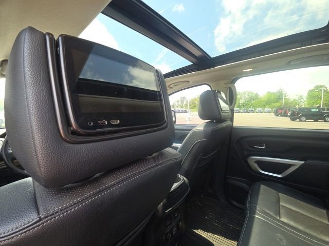 Used 2020 Nissan Titan SL w/ Moonroof Package AWD/4WD image 15