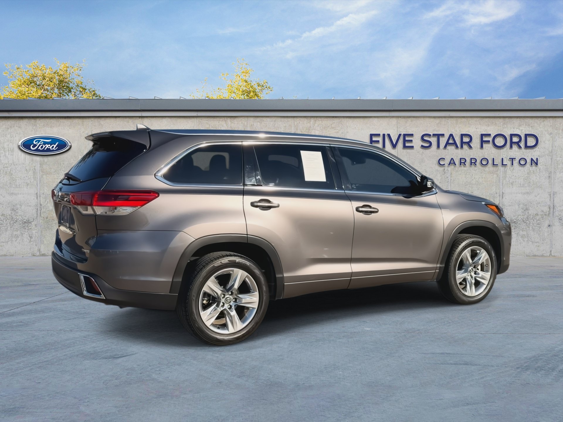 Used 2019 Toyota Highlander Limited FWD image 8