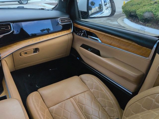 Used 2022 Jeep Grand Wagoneer Series III w/ Rear Seat Video Group 1 AWD/4WD image 18