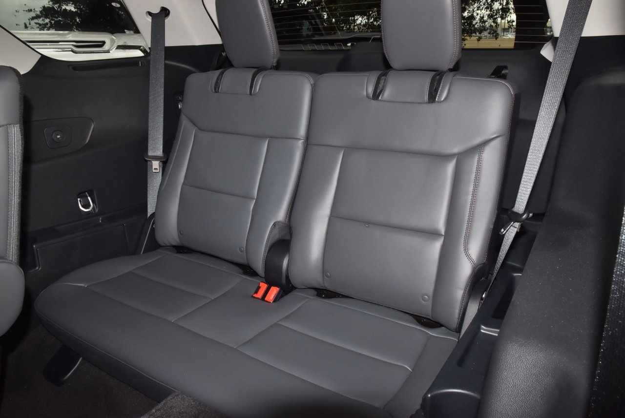 Certified 2025 Ford Explorer Active w/ Active Comfort Package RWD image 15