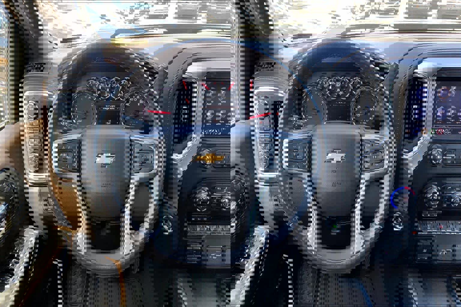 Used 2022 Chevrolet Silverado 2500 LTZ w/ LTZ Convenience Package image 8