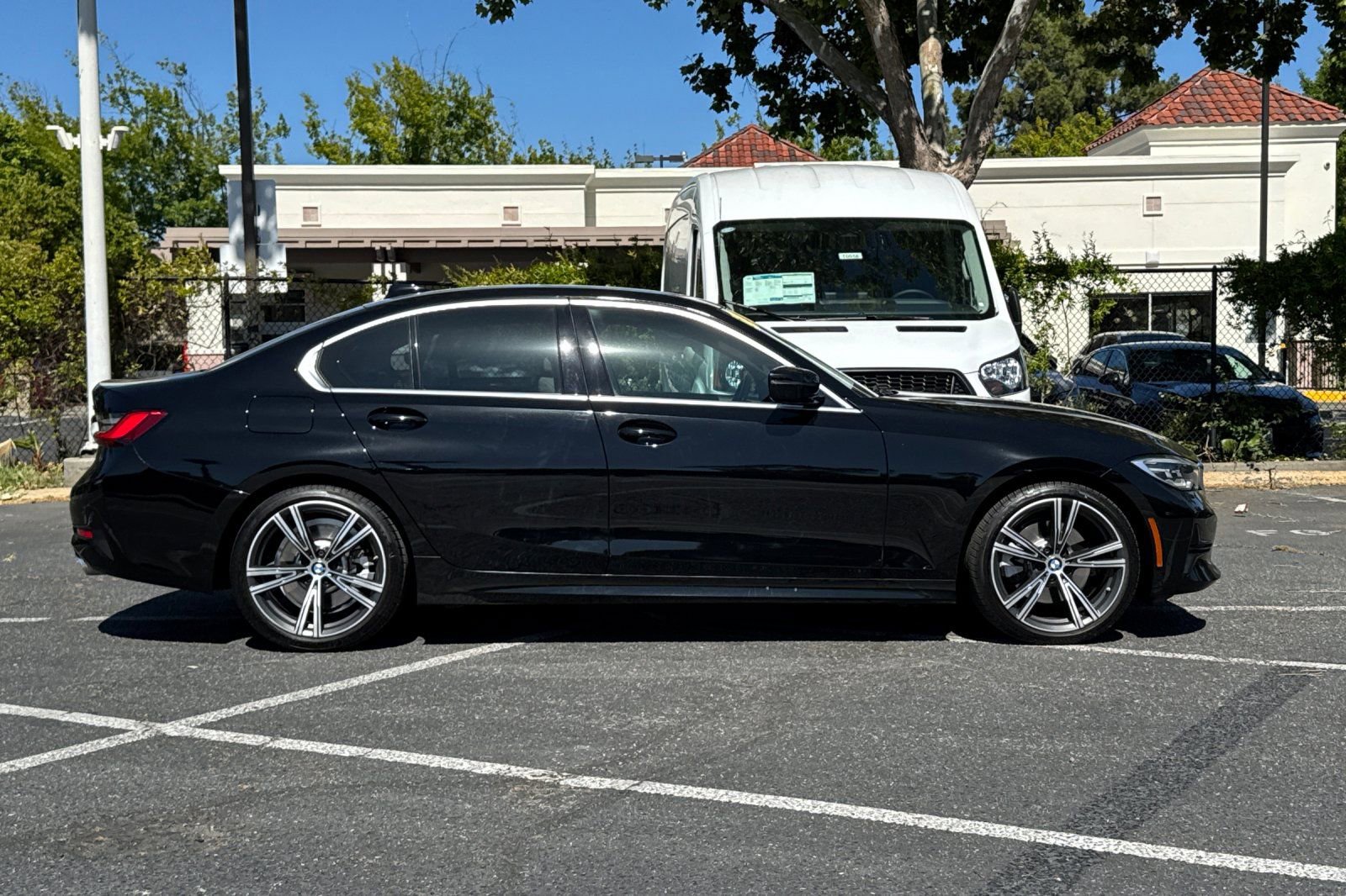 Used 2021 BMW 330i Sedan w/ Convenience Package RWD image 3