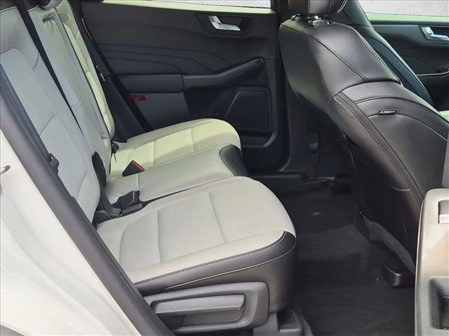 Certified 2025 Ford Escape SE FWD image 17