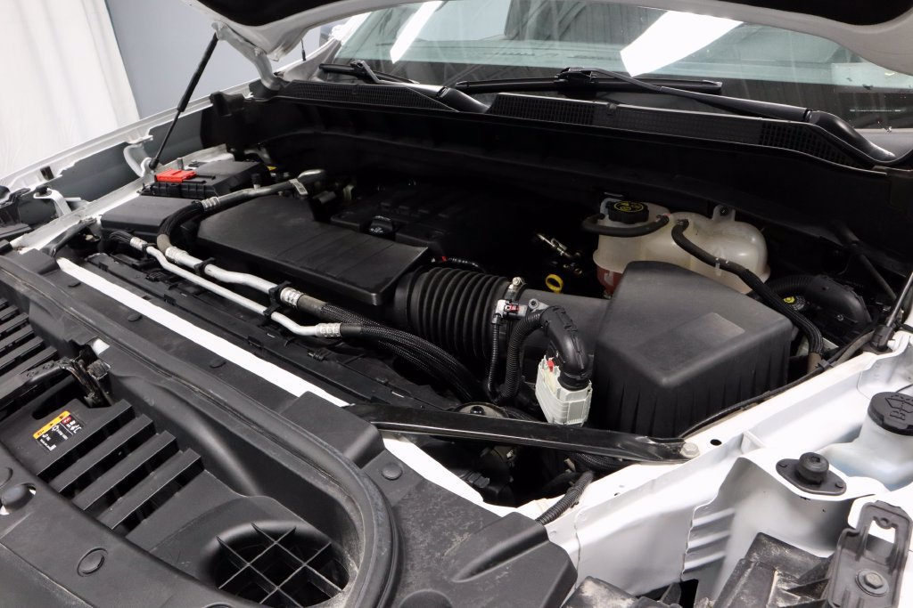 Used 2023 Chevrolet Silverado 1500 LT AWD/4WD image 19