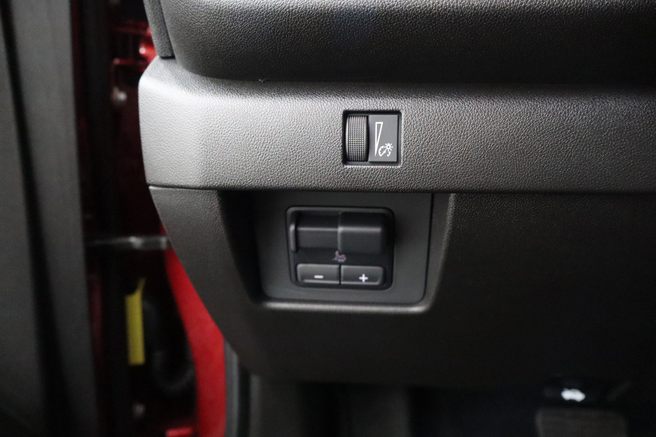 Used 2025 Chevrolet Colorado Trail Boss image 15