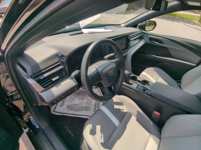 Used 2025 Toyota Camry SE w/ Convenience Package FWD image 15
