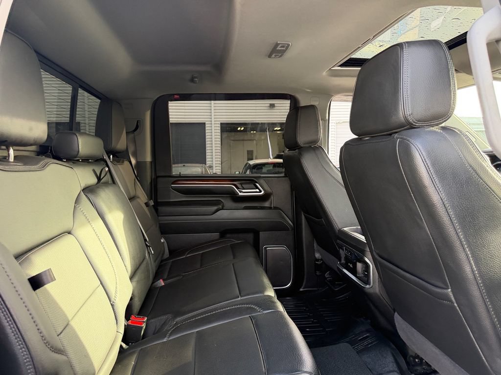 Used 2025 GMC Sierra 2500 Denali w/ Denali Reserve Package AWD/4WD image 17