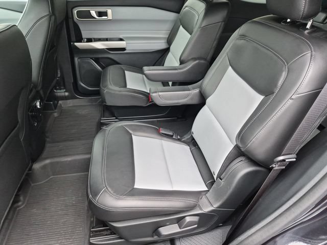 Certified 2024 Ford Explorer XLT w/ Equipment Group 202A AWD/4WD image 17