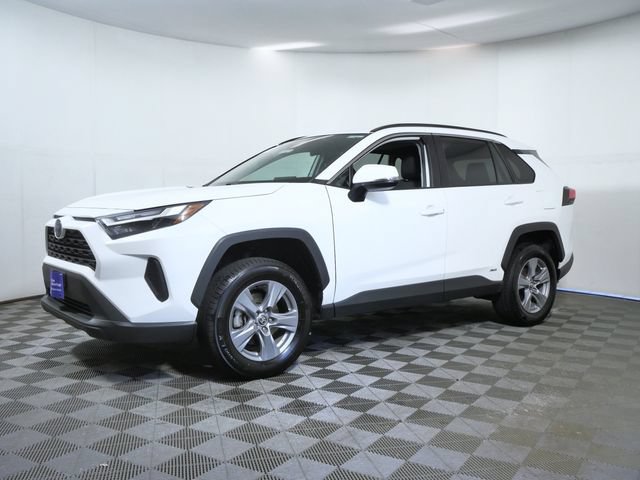 Used 2022 Toyota RAV4 XLE w/ Convenience Package AWD/4WD image 2
