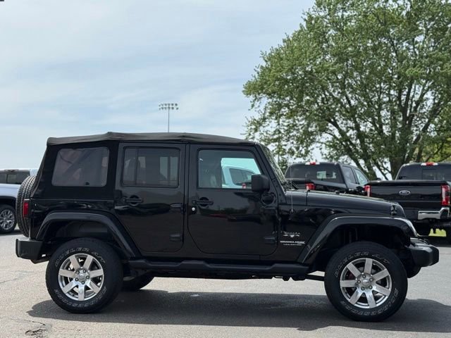 Used 2018 Jeep Wrangler Unlimited Sahara AWD/4WD image 33