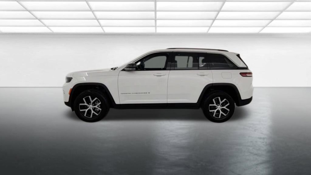 Used 2024 Jeep Grand Cherokee Limited AWD/4WD image 5