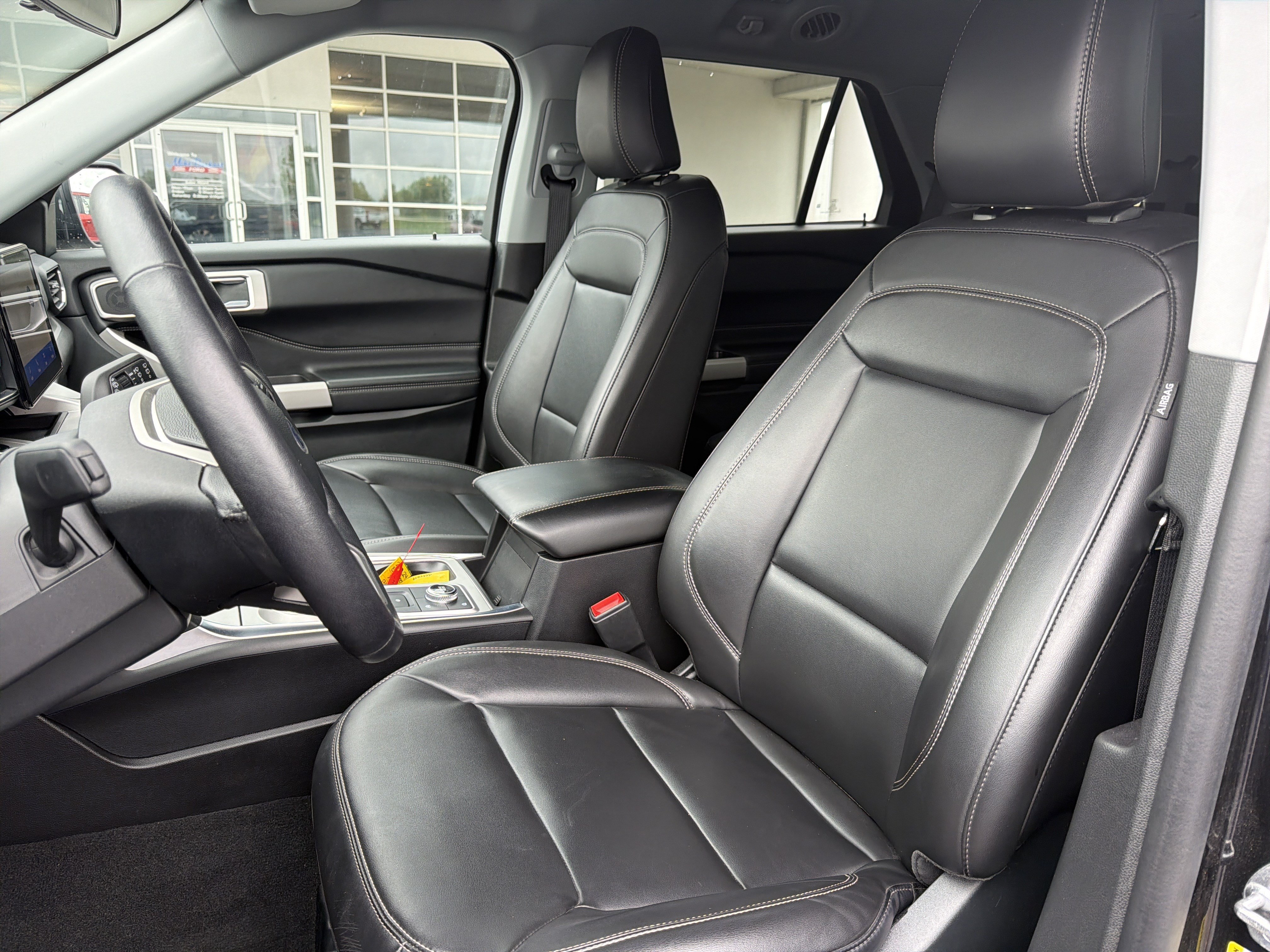 Certified 2024 Ford Explorer XLT w/ Equipment Group 202A AWD/4WD image 21